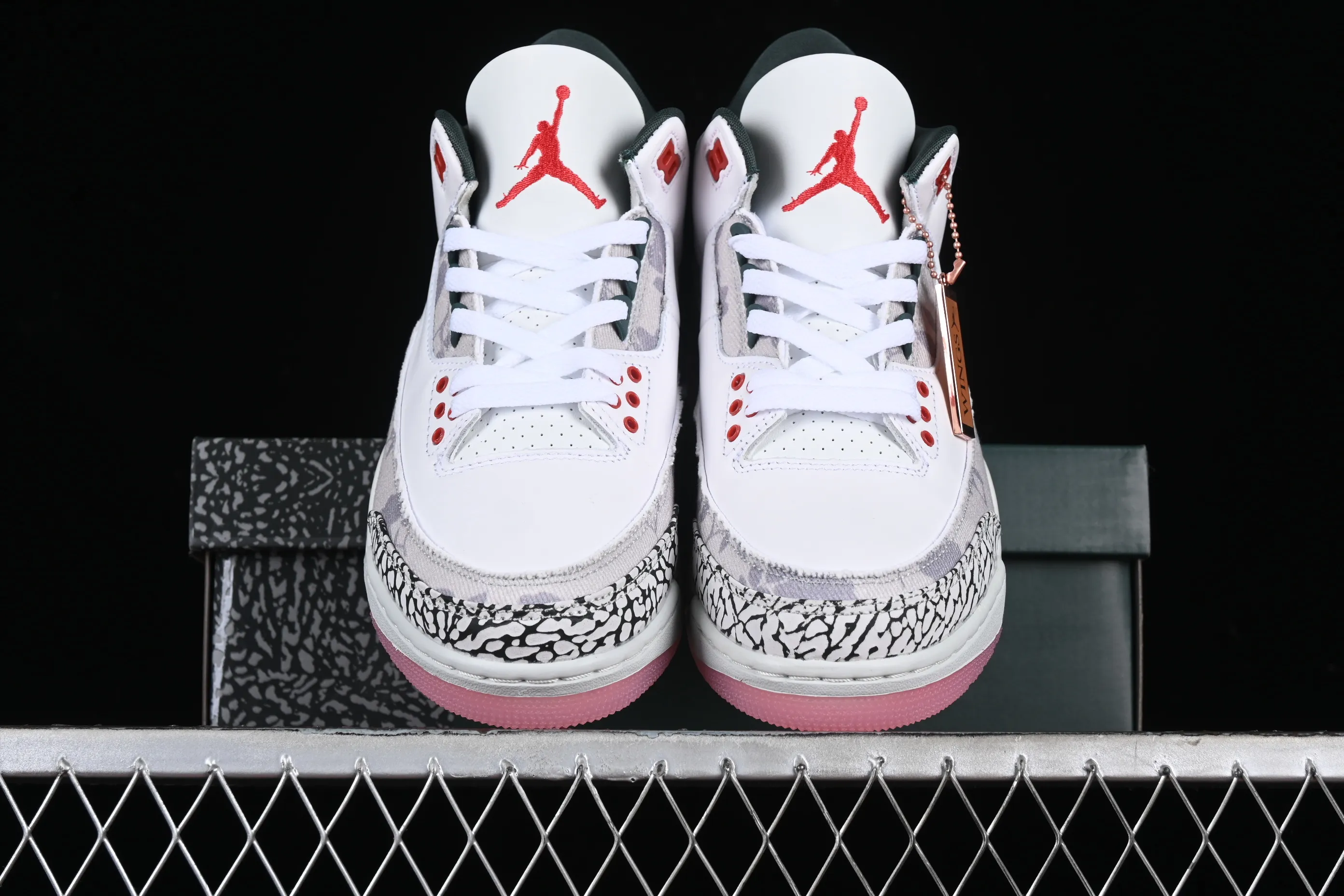 All categories Air Jordan Jordan series basketball shoes Air Jordan 3 Air Jordan 3 Retro "Wings" AJ3 Joe 3 Flower HM6993-100